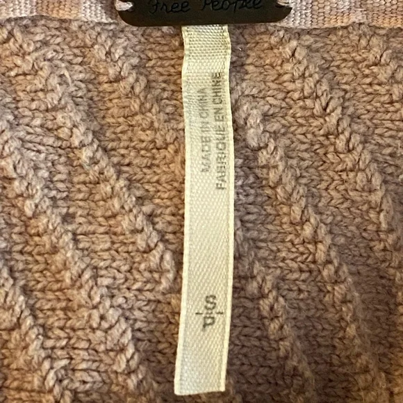 Free People Small Pink Oversized Sweater - Picture 7 of 8